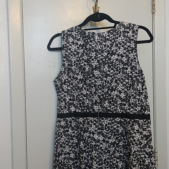 Dress - Picture 3 of 5